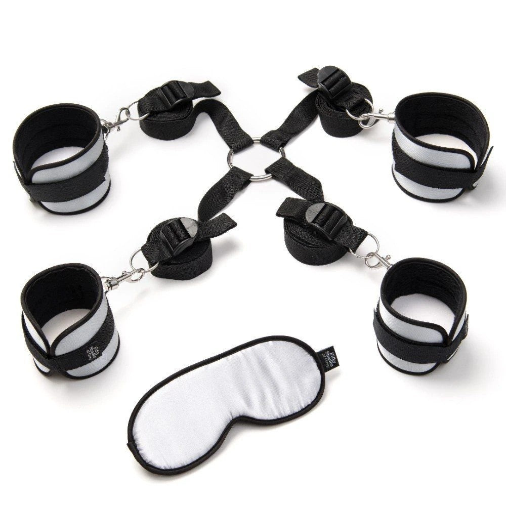 Fifty Shades of Grey The Official Pleasure Collection Hard Limits Restraint Kit Yatak Bağlama Seti